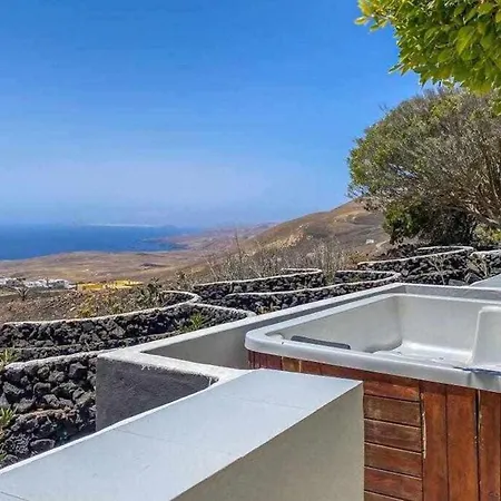 Bungalow With Spectacular Views Of The Island And Of The Atlantic Ocean Сasa de vacaciones *