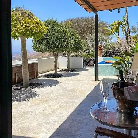 Bungalow With Spectacular Views Of The Island And Of The Atlantic Ocean *