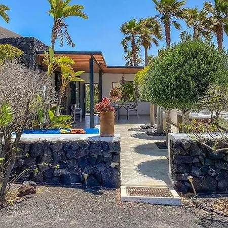 Bungalow With Spectacular Views Of The Island And Of The Atlantic Ocean Nyaraló